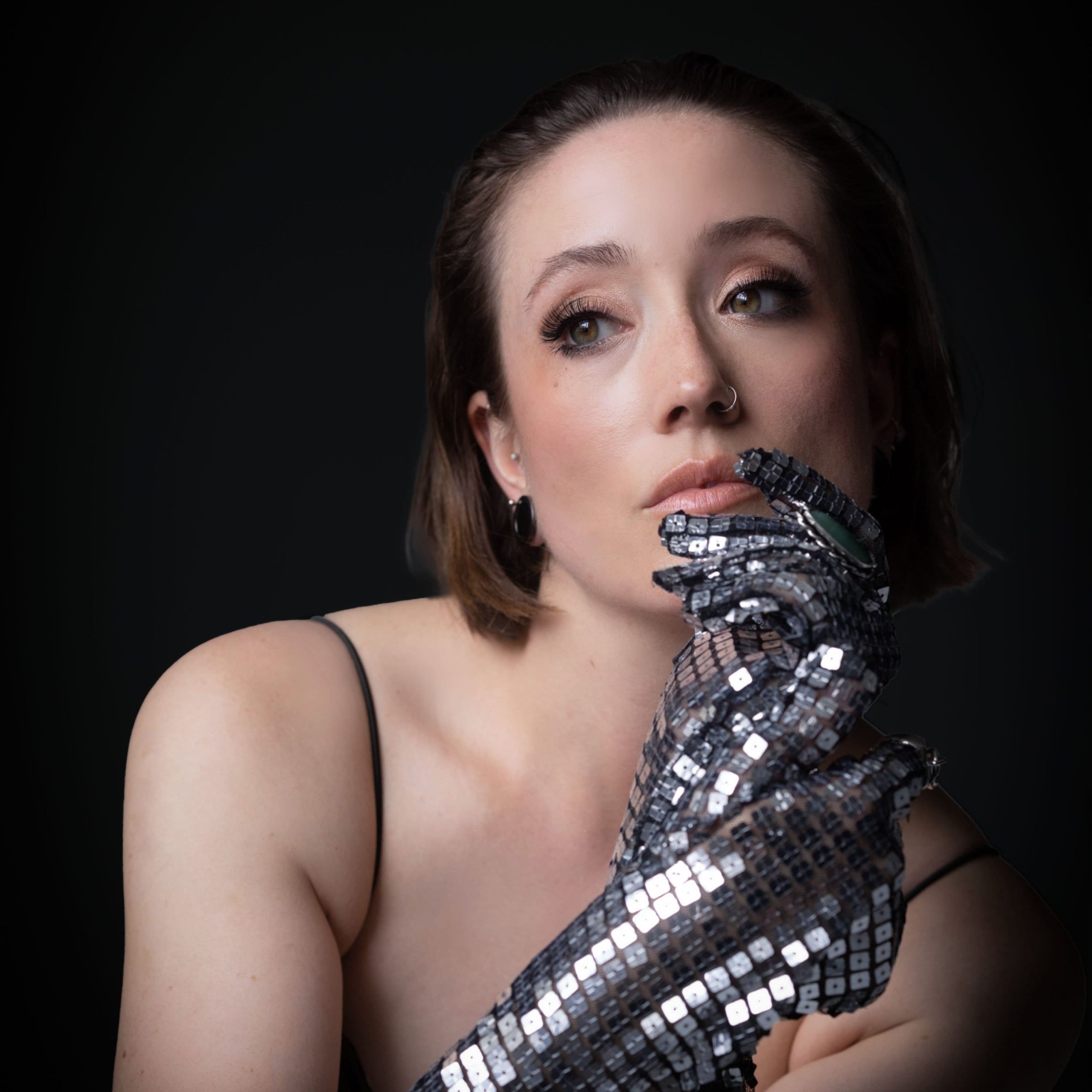 Hayla и Нелли Фуртадо вызывают на танцпол треком «Faded»