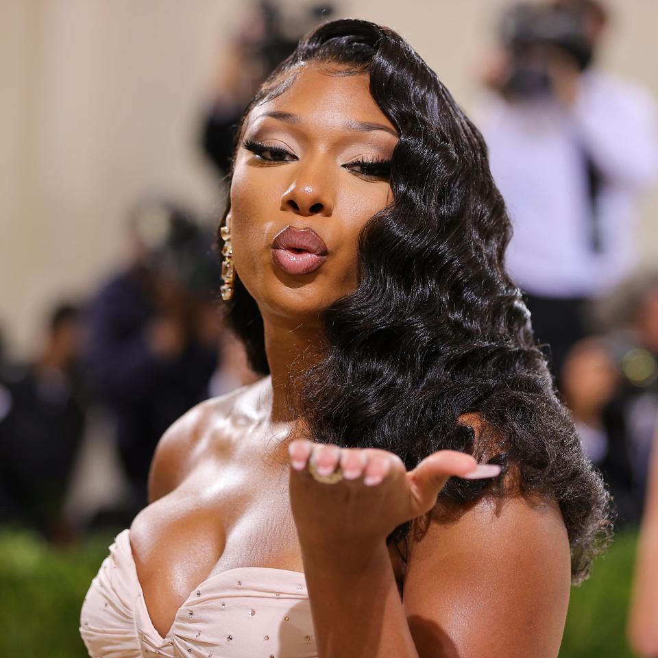 Megan Thee Stallion выпустила сольный трек «Whenever»